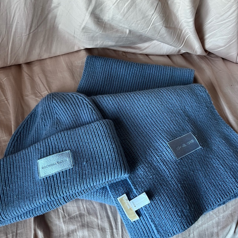 MICHAEL Michael Kors Light Blue Ribbed Knit Cuff Beanie and Scarf Set